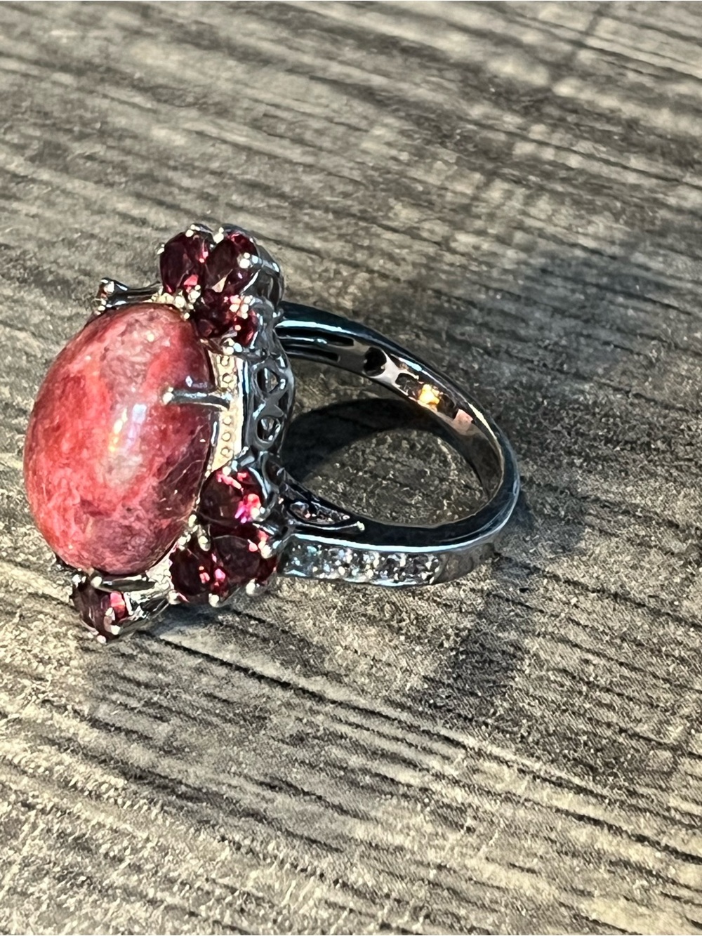 Norwegian Thulite ring with accent stones. Sterling Silver. Sz 7